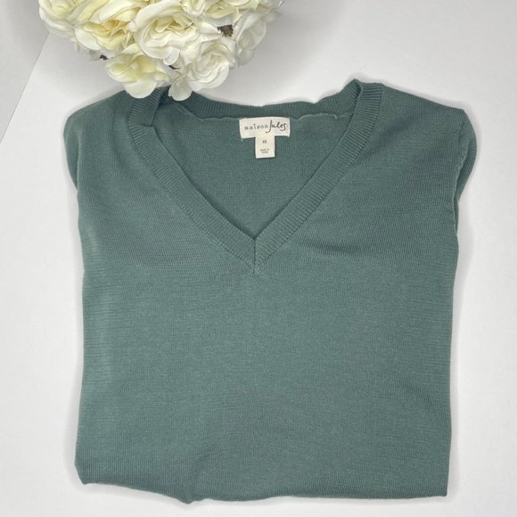 💕SOLD💕 Maison Jules Sweater Top - Picture 3 of 5